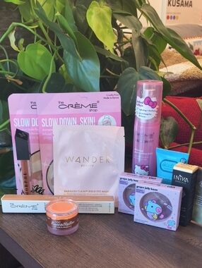 Creme Shop + Beauty Bundle 11 Piece Set NWT